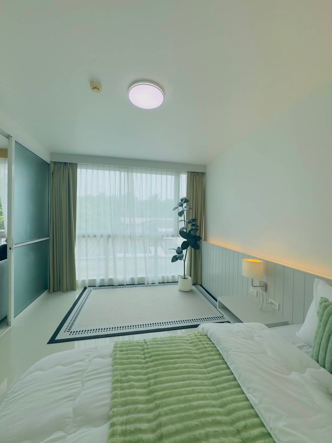 1-Bedroom Condominium for Sale in Phuket Town — interior view