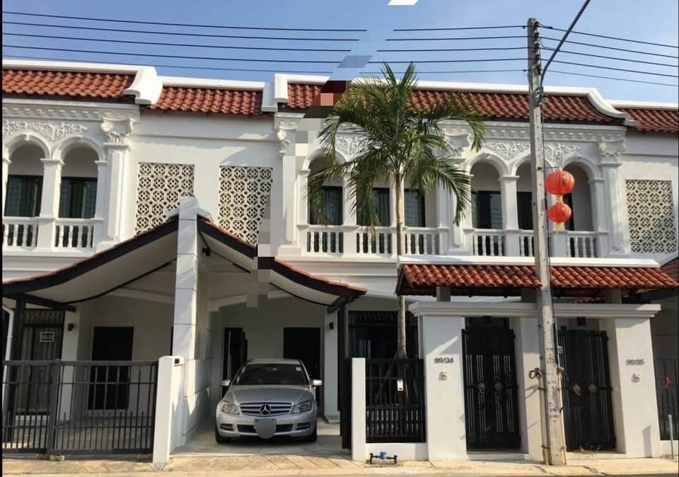 Sino-Style Townhouse — Sino Village, Phuket Town