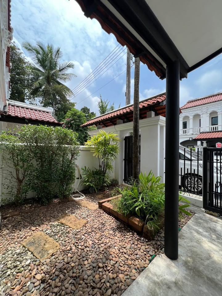 Sino-Style Townhouse — Sino Village, Phuket Town 7