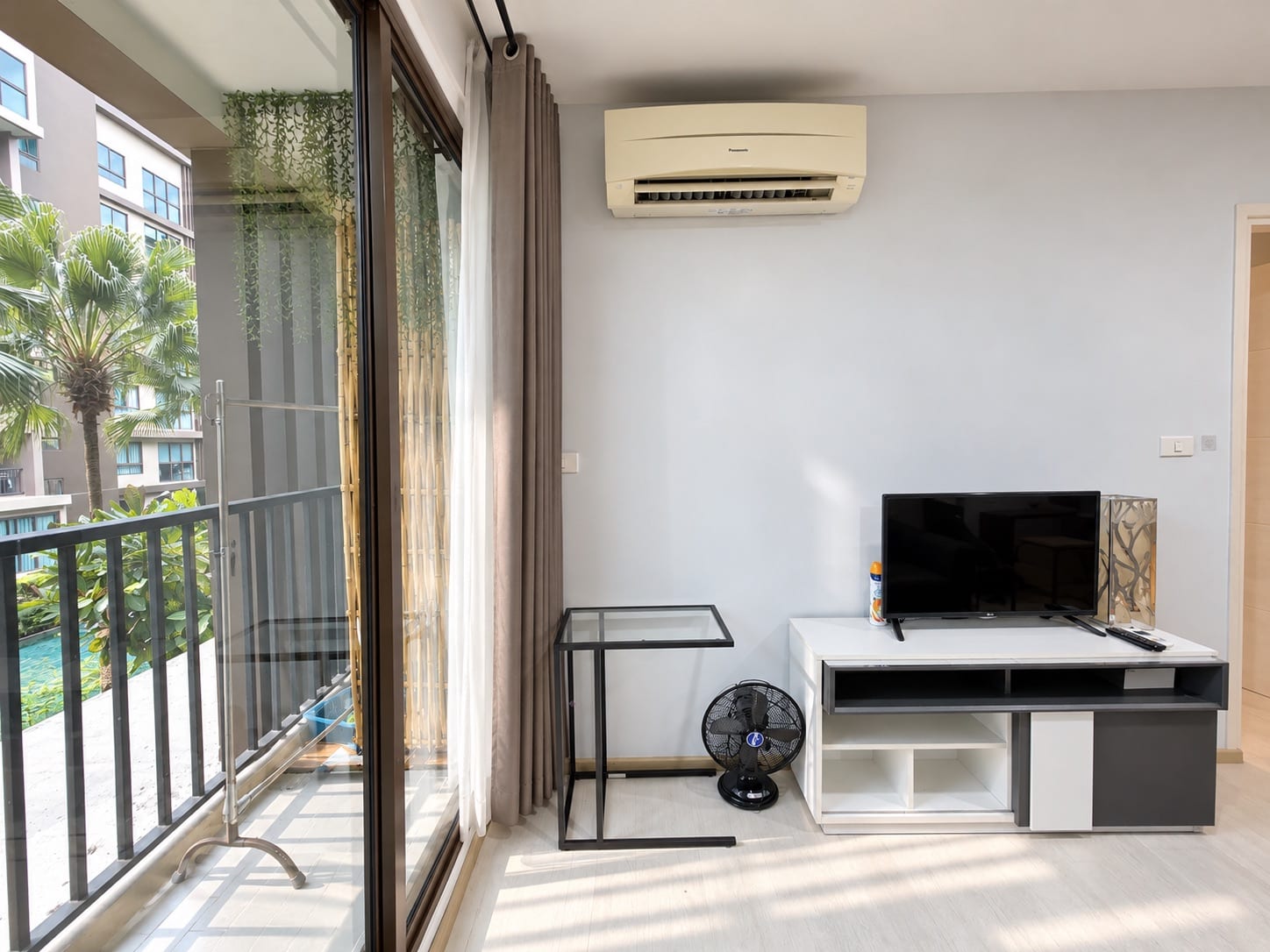 1-Bedroom Condominium for Sale in Phuket Town — interior view