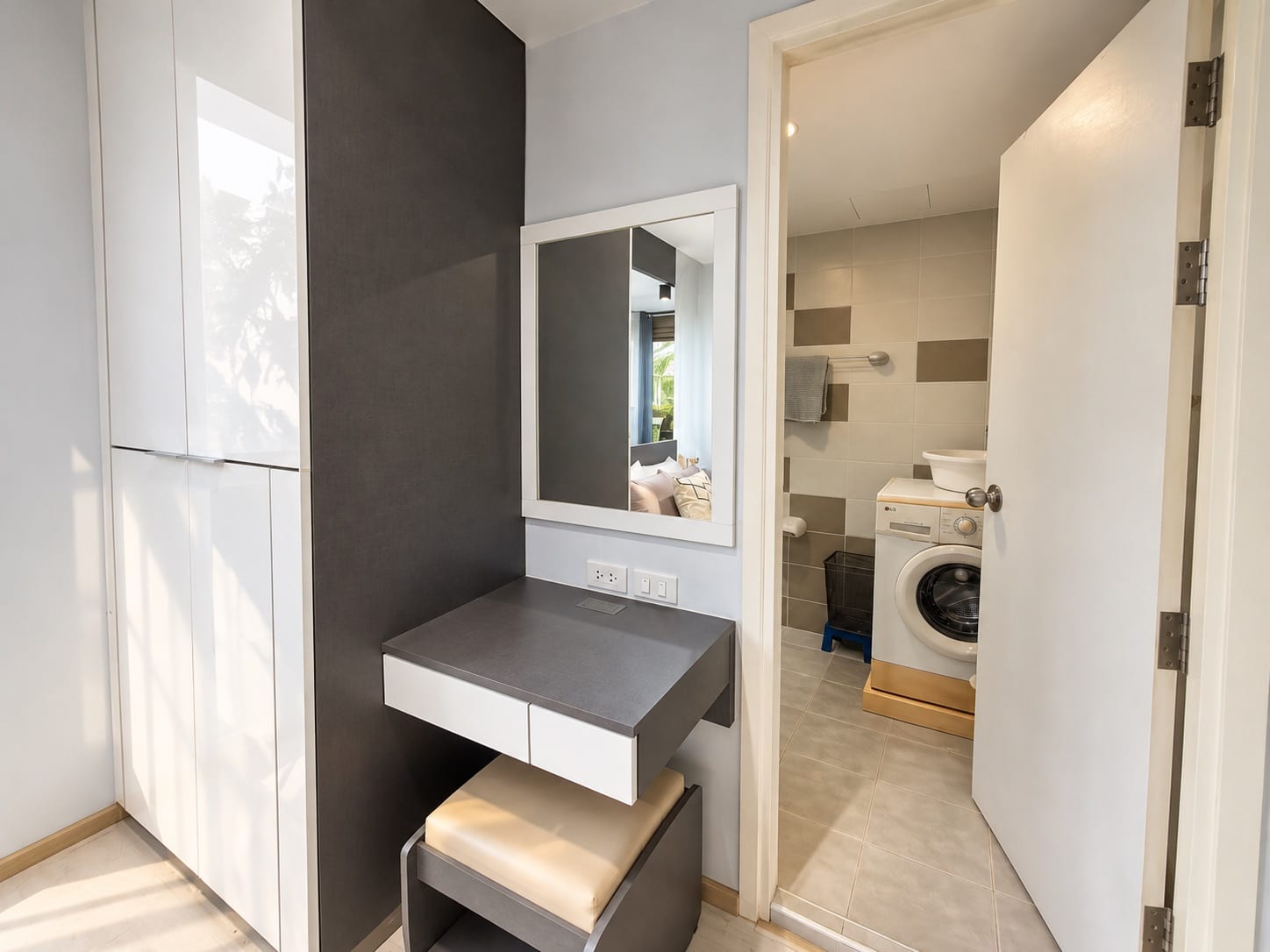 1-Bedroom Condominium for Sale in Phuket Town — interior view
