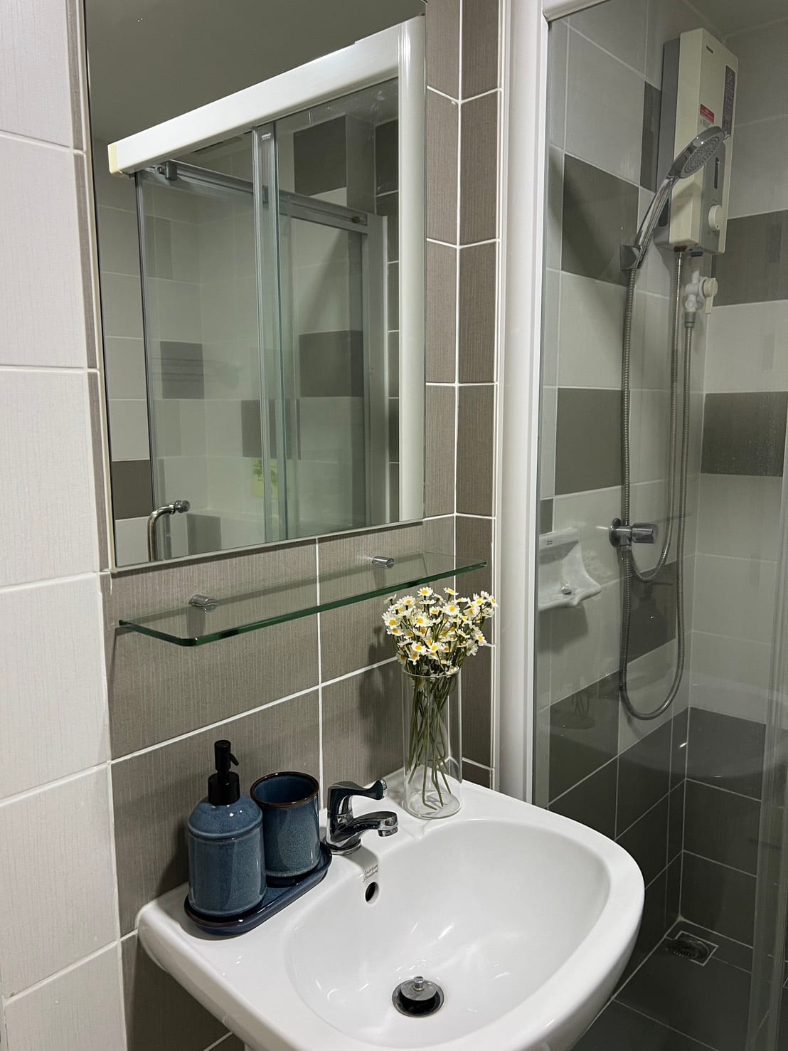 1-Bedroom Condominium for Sale in Phuket Town — interior view