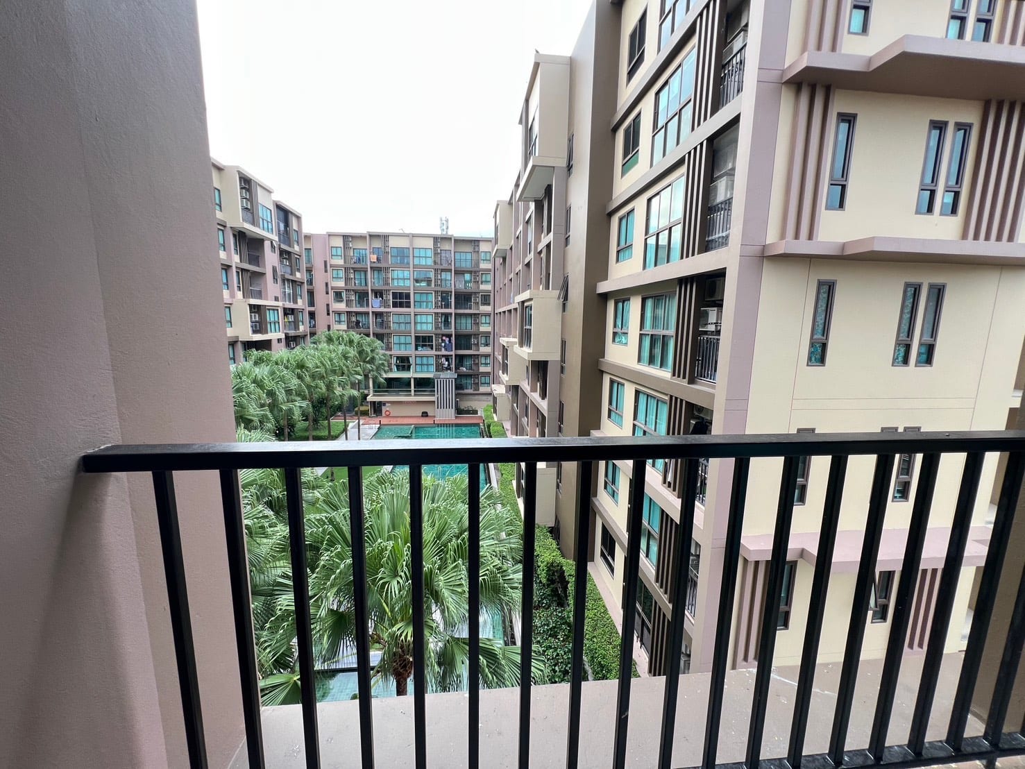 1-Bedroom Condominium for Sale in Phuket Town — interior view