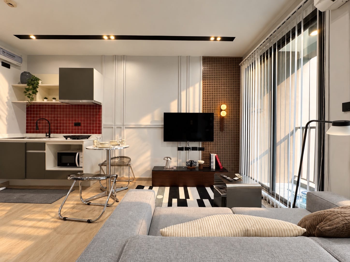 1-Bedroom Condominium for Sale in Phuket Town — interior view