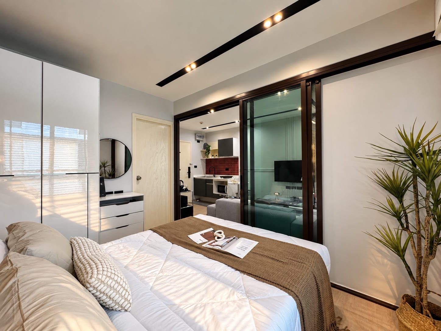 1-Bedroom Condominium for Sale in Phuket Town — interior view