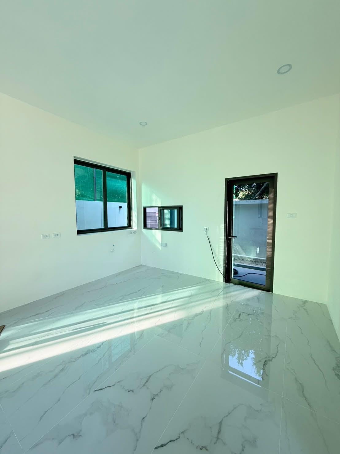 Brand-New 3-Storey Sky-Deck Pool Villa — Chalong 11