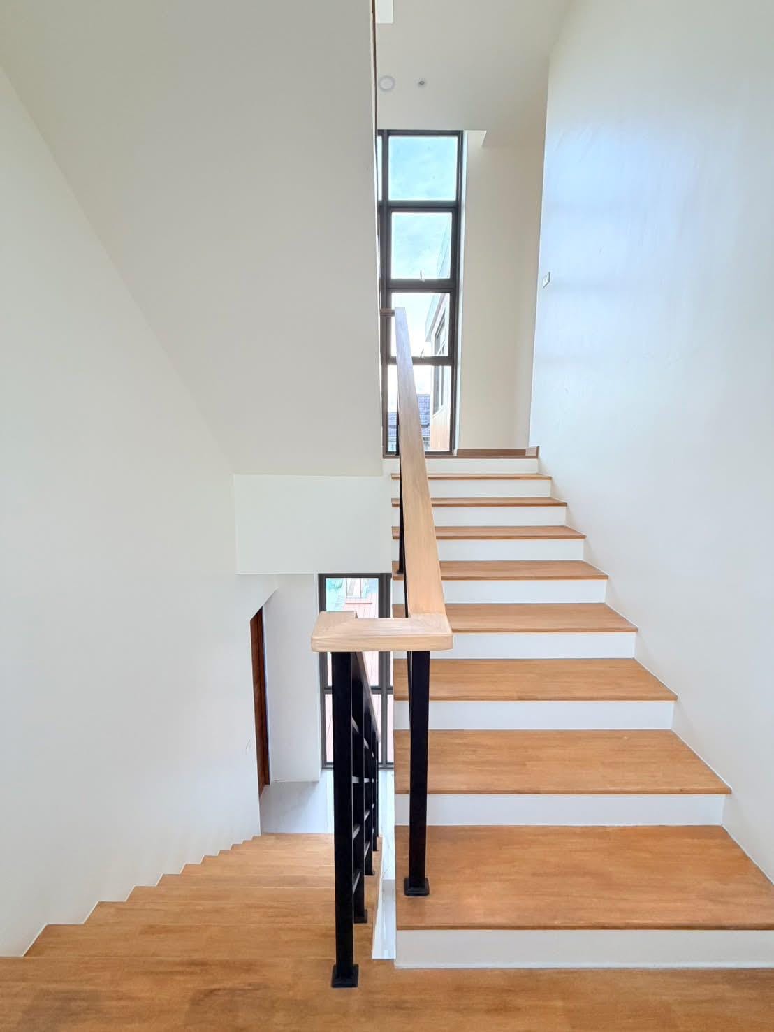 Brand-New 3-Storey Sky-Deck Pool Villa — Chalong 12
