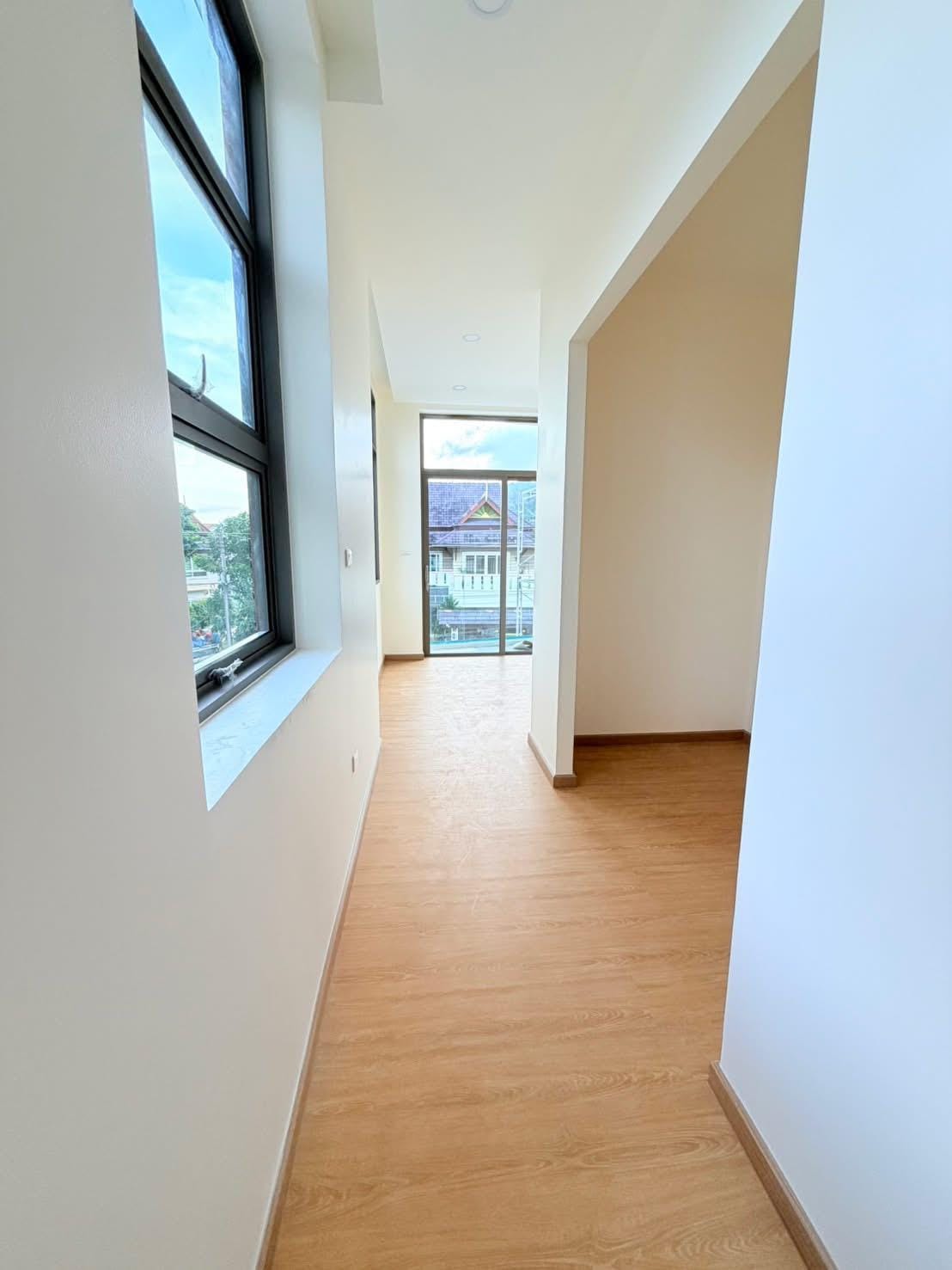 Brand-New 3-Storey Sky-Deck Pool Villa — Chalong 15