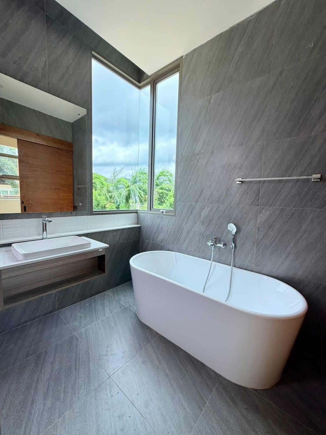 Brand-New 3-Storey Sky-Deck Pool Villa — Chalong 18