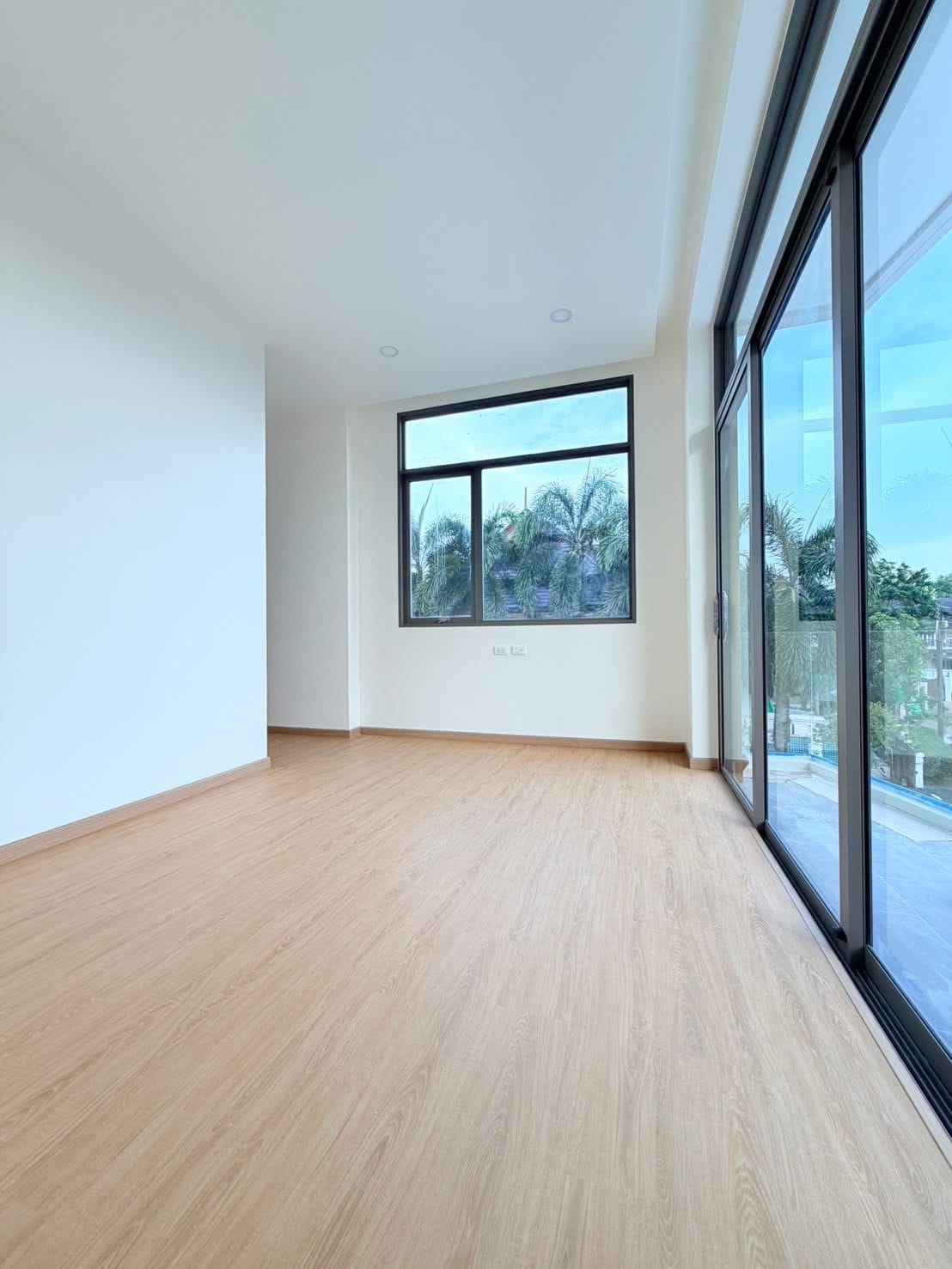 Brand-New 3-Storey Sky-Deck Pool Villa — Chalong 21