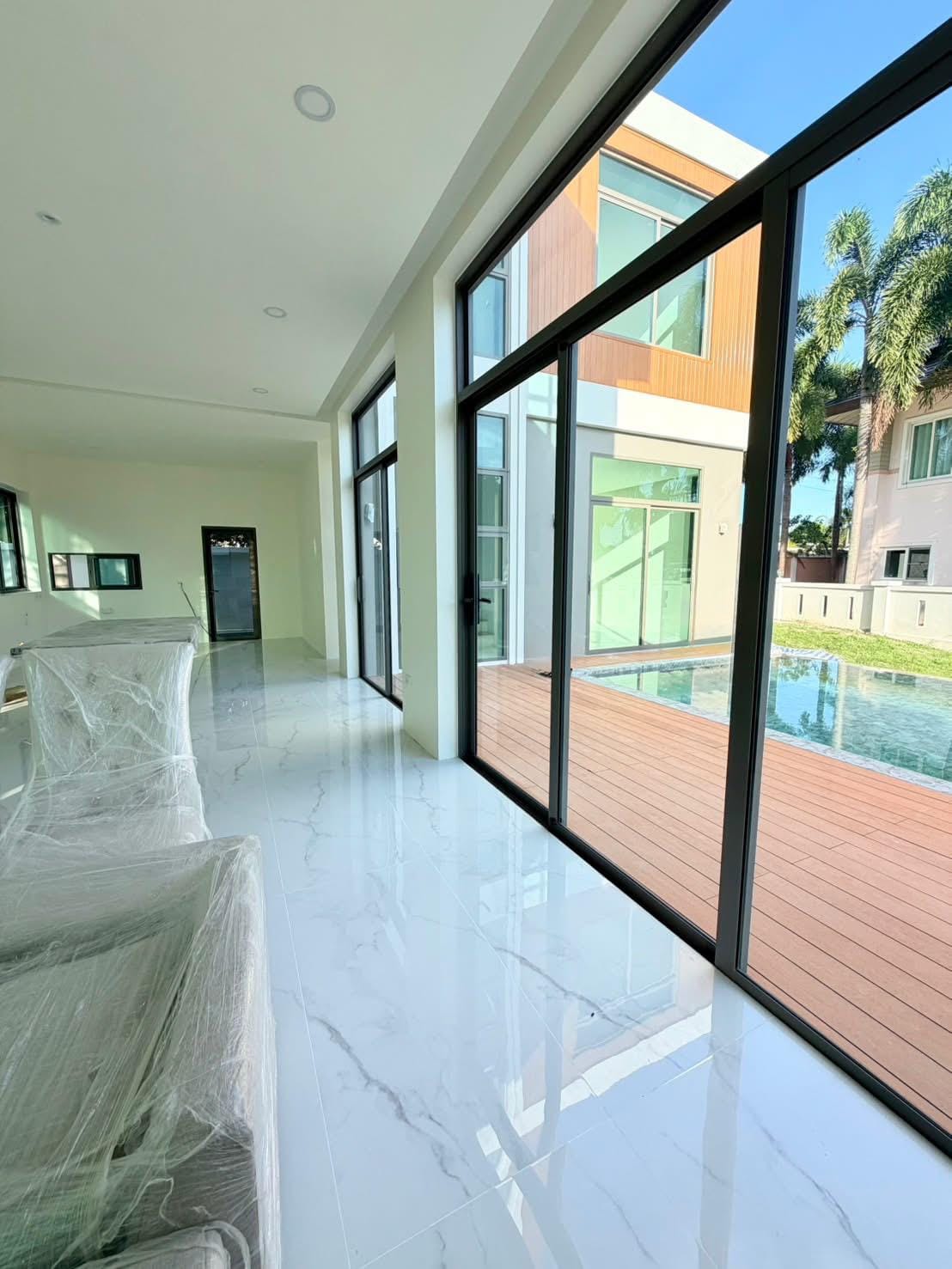 Brand-New 3-Storey Sky-Deck Pool Villa — Chalong 6