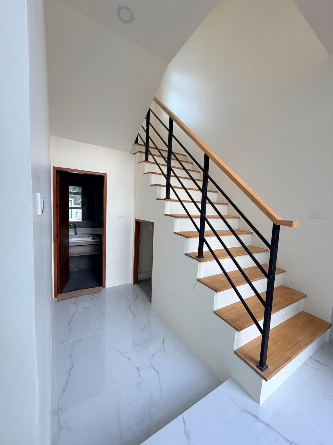 Brand-New 3-Storey Sky-Deck Pool Villa — Chalong 8