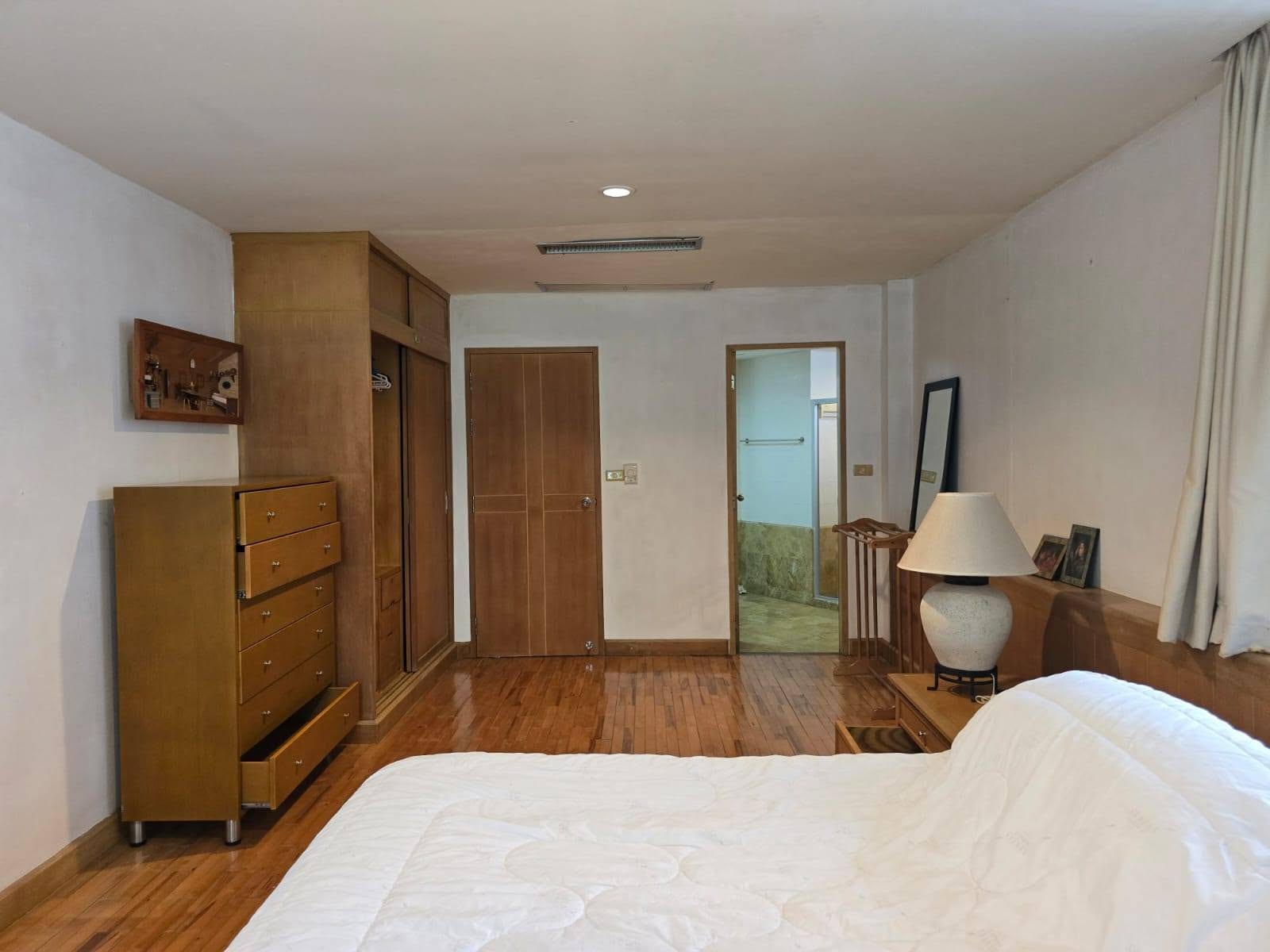 1-Bedroom Condominium for Rent in Rawai, Phuket — interior view