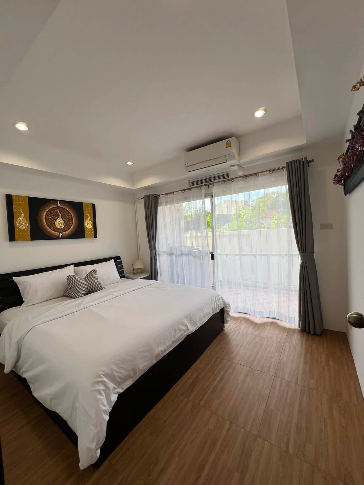 Spacious 1-Bedroom Apartment — Rawai 5
