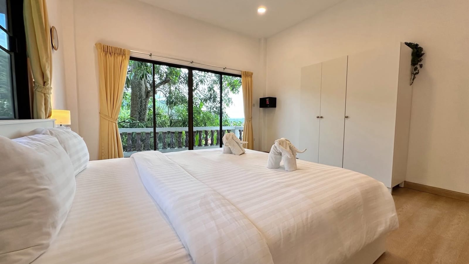 84 sq.m Pet-Friendly Apartment with Sea-View Balcony — Rawai 12