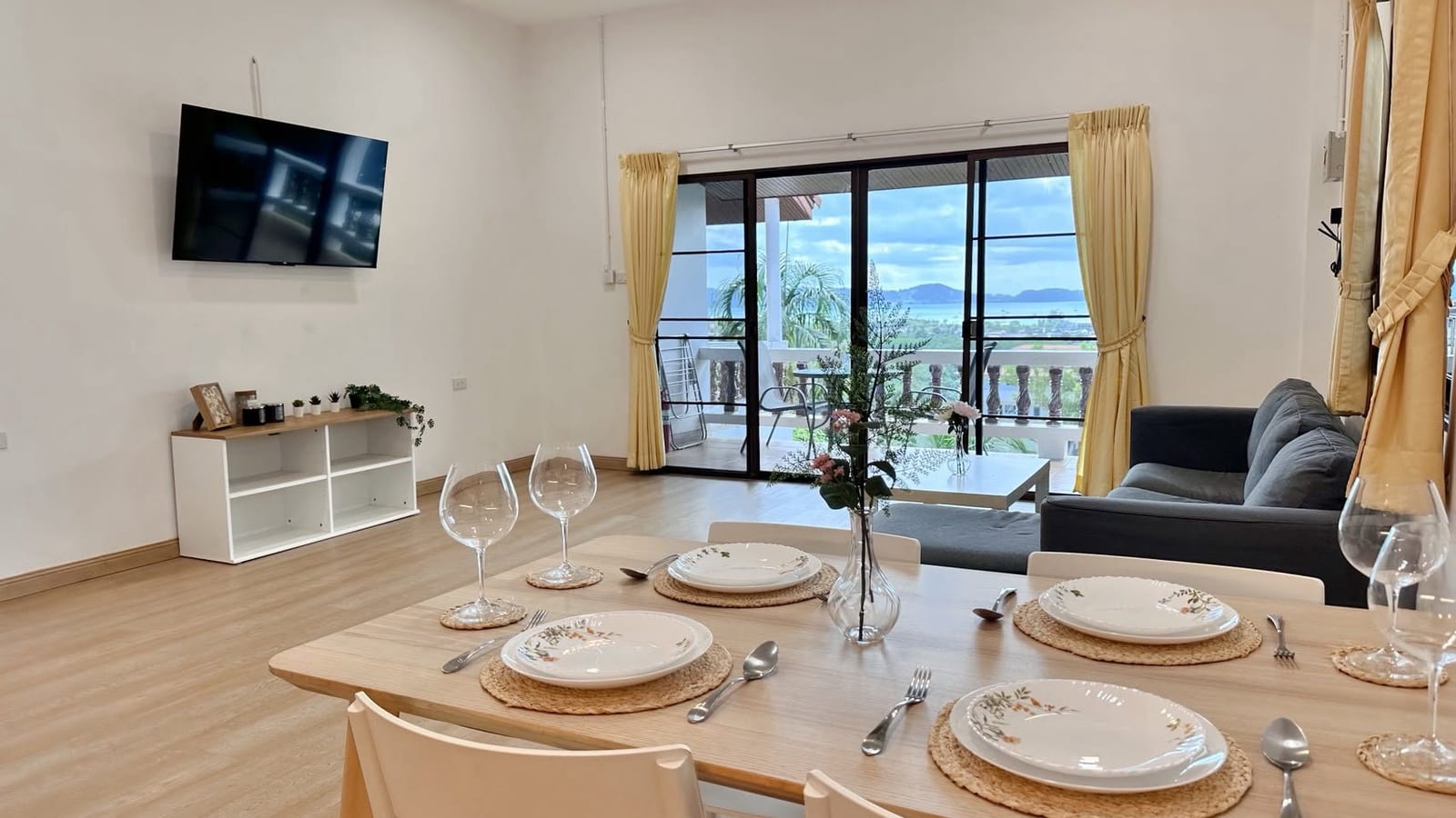84 sq.m Pet-Friendly Apartment with Sea-View Balcony — Rawai 14