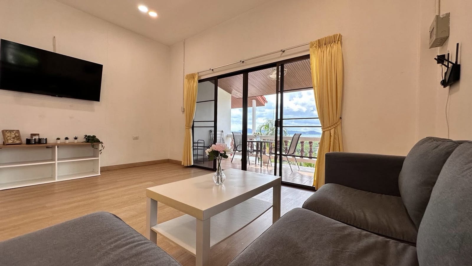 84 sq.m Pet-Friendly Apartment with Sea-View Balcony — Rawai 6