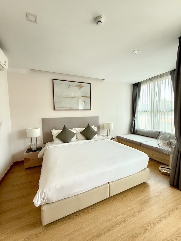 Modern 1-Bedroom Apartment — Two Minutes from Rawai Beachfront 11