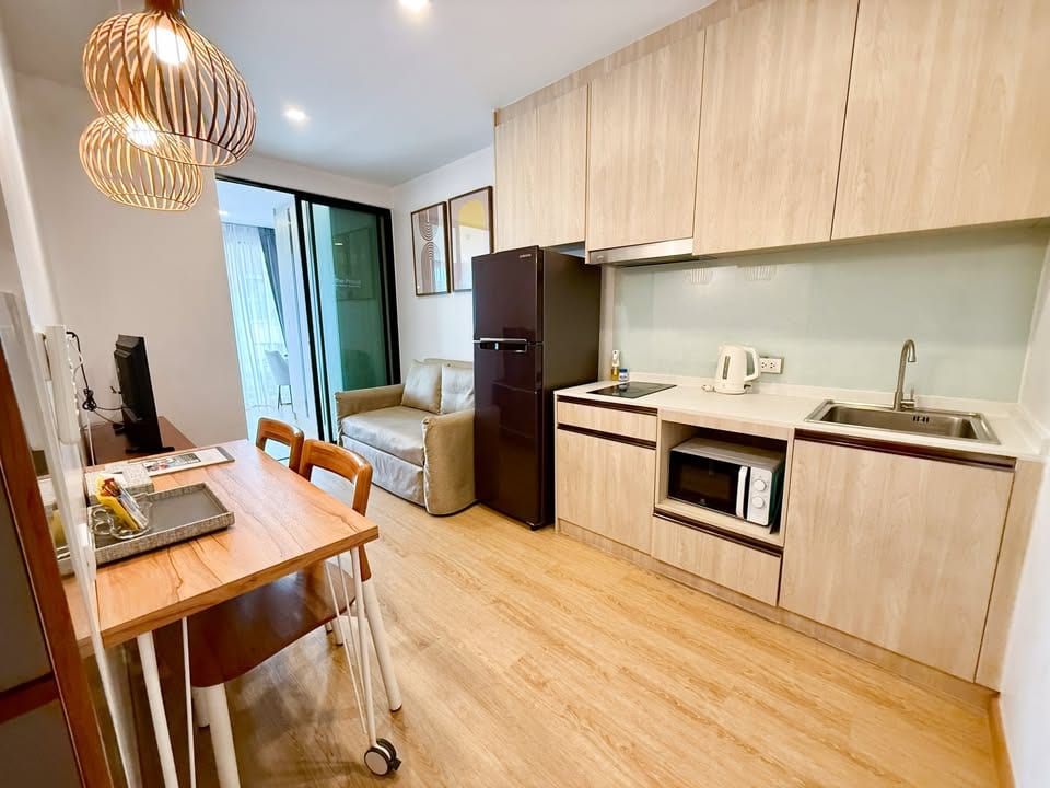 Modern 1-Bedroom Apartment — Two Minutes from Rawai Beachfront 2