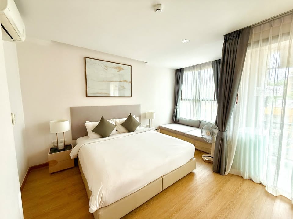 Modern 1-Bedroom Apartment — Two Minutes from Rawai Beachfront 5