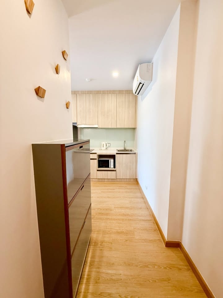 Modern 1-Bedroom Apartment — Two Minutes from Rawai Beachfront 9