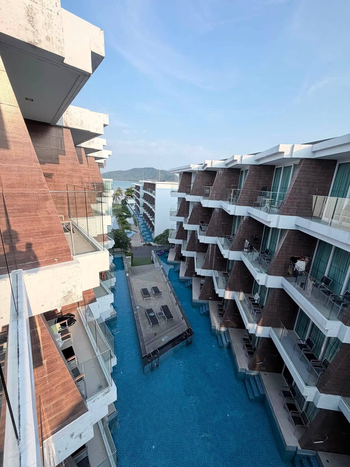 Sea-View One-Bedroom Apartment with Beach Access — Rawai 2