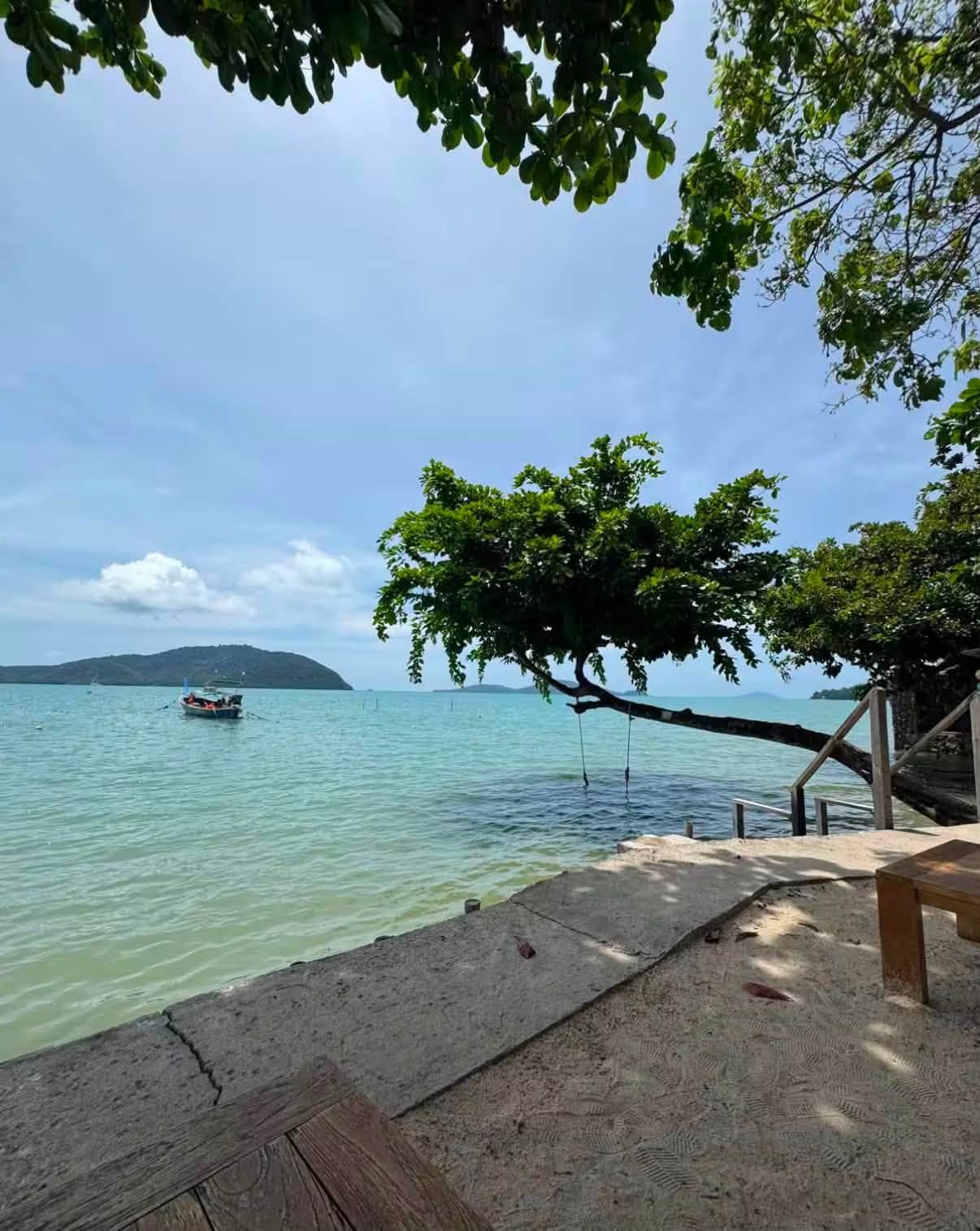 Sea-View One-Bedroom Apartment with Beach Access — Rawai 5