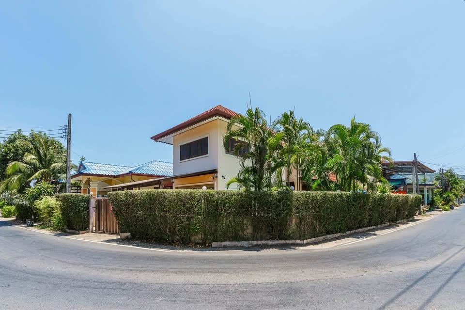 Two Houses Sharing a Pool — Soi Kokyang, Rawai 11