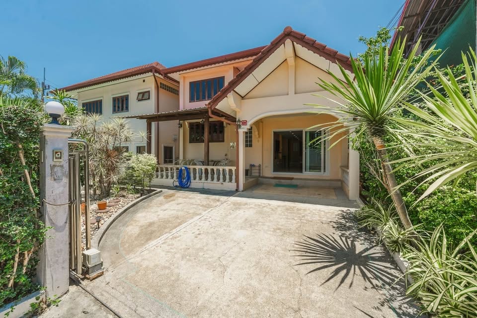 Two Houses Sharing a Pool — Soi Kokyang, Rawai 9