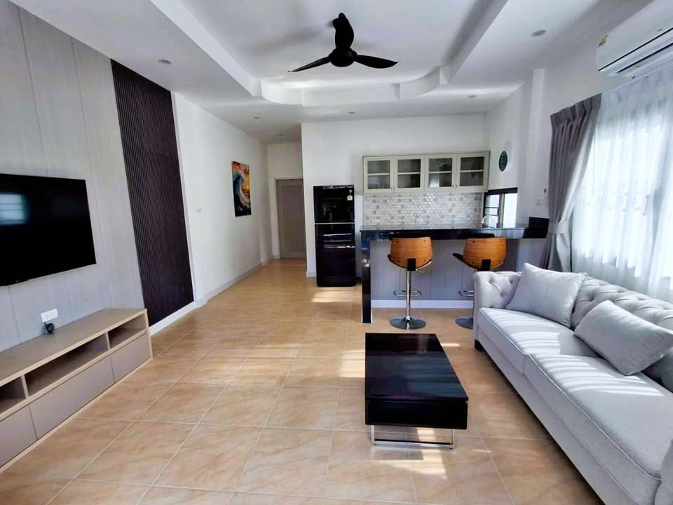 Renovated 1-Bedroom House with Communal Pool — Rawai 4