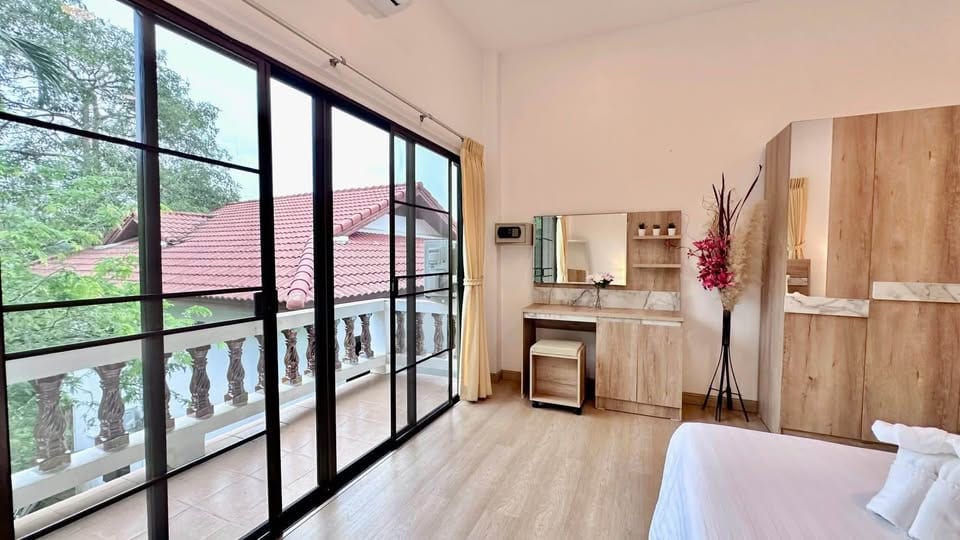 Three-Bedroom Hillside House with Sea and Valley Views — Rawai 10