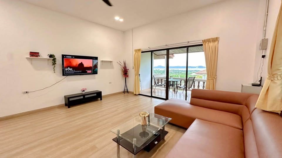 Three-Bedroom Hillside House with Sea and Valley Views — Rawai 5