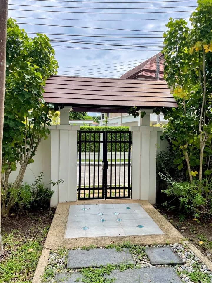 Four-Bedroom Family House on the Water — Rawai 3