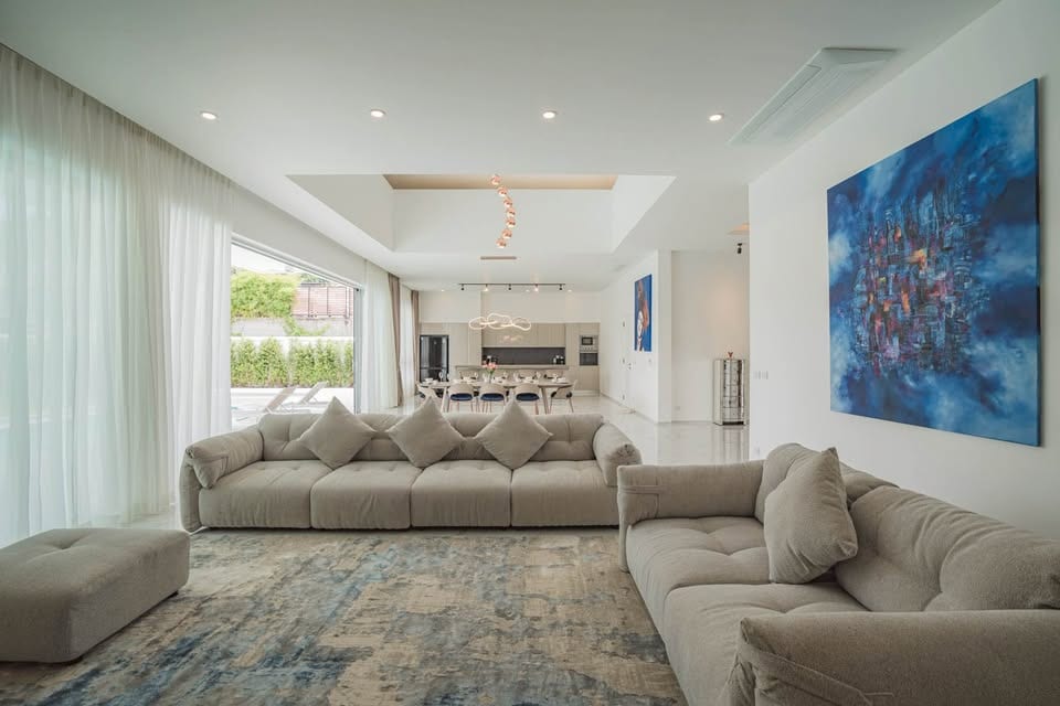 5-Bedroom Villa for Rent in Rawai, Phuket — interior view