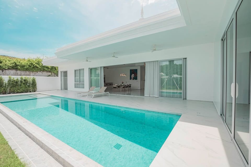 5-Bedroom Villa for Rent in Rawai, Phuket — pool view