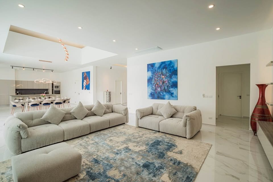 5-Bedroom Villa for Rent in Rawai, Phuket — interior view