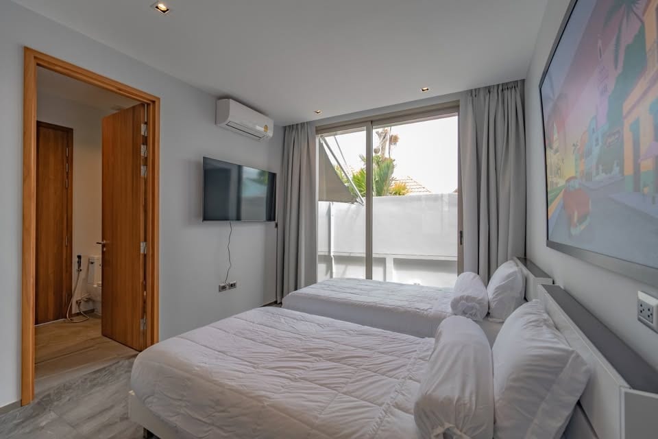 4-Bedroom Villa for Sale in Rawai, Phuket — interior view