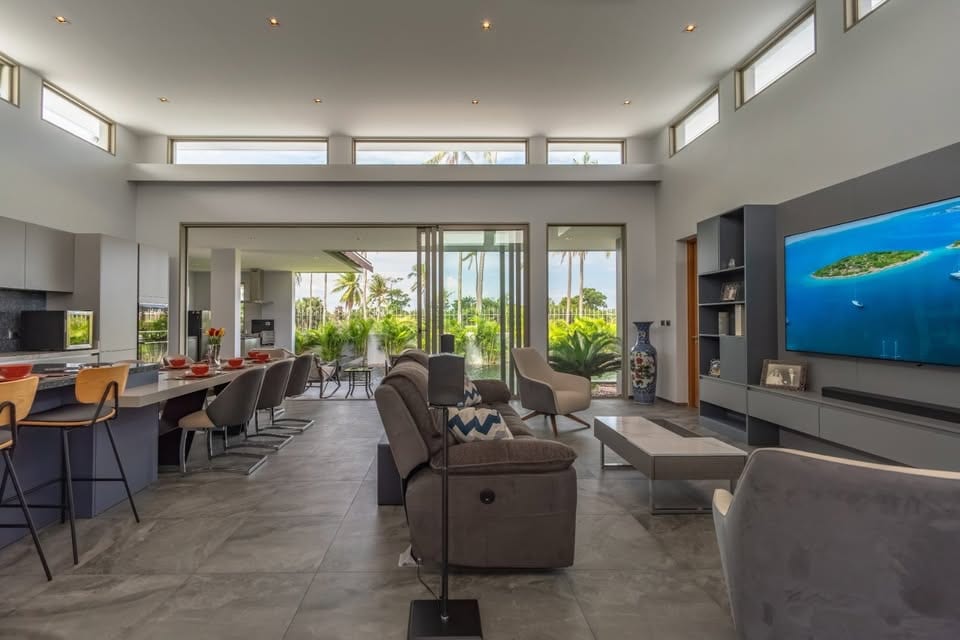 4-Bedroom Villa for Sale in Rawai, Phuket — interior view