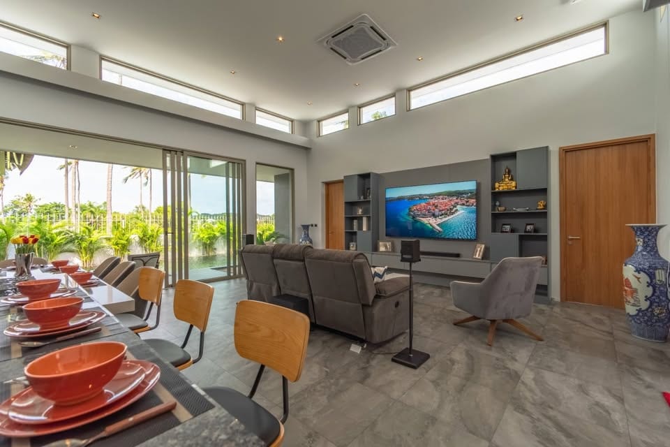 4-Bedroom Villa for Sale in Rawai, Phuket — interior view