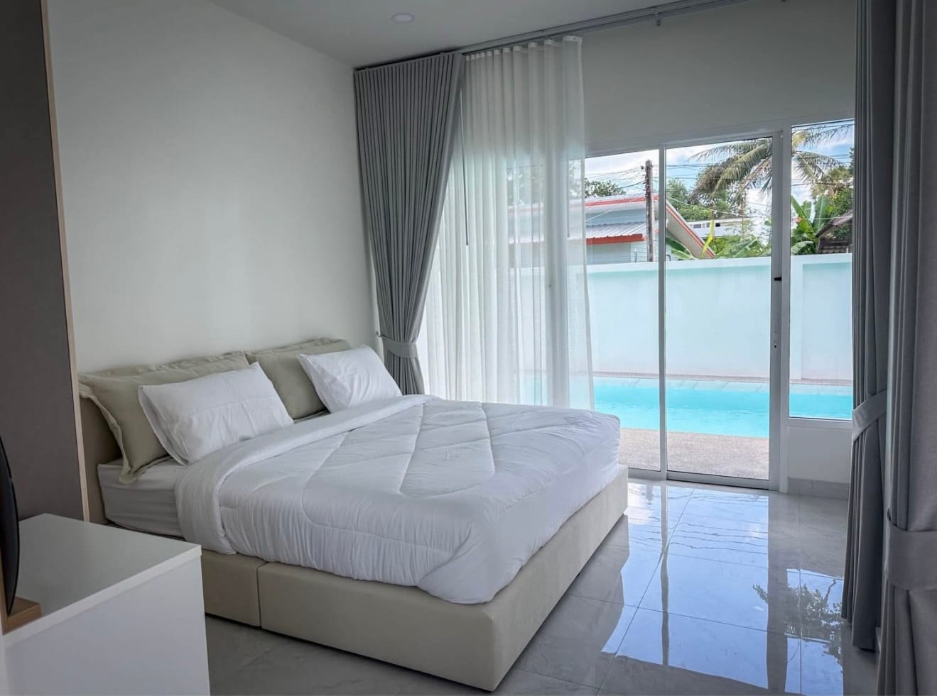 Pet-Friendly Pool Villa — Rawai 7