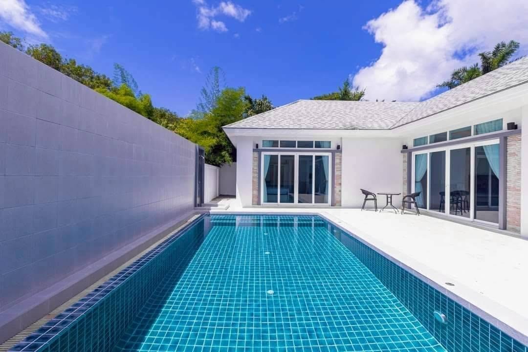 Renovated Pool Villa with Covered Parking — Rawai