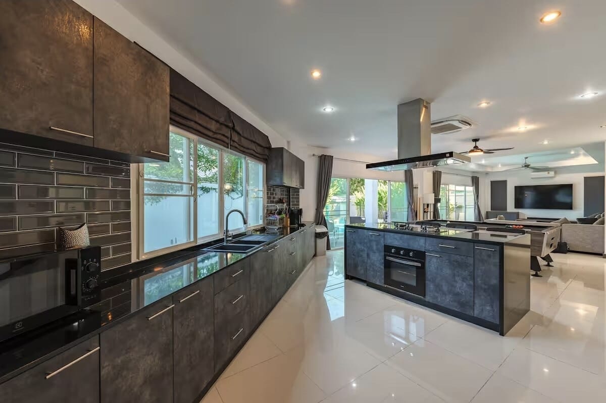 4-Bedroom Pool Villa — Rawai 10