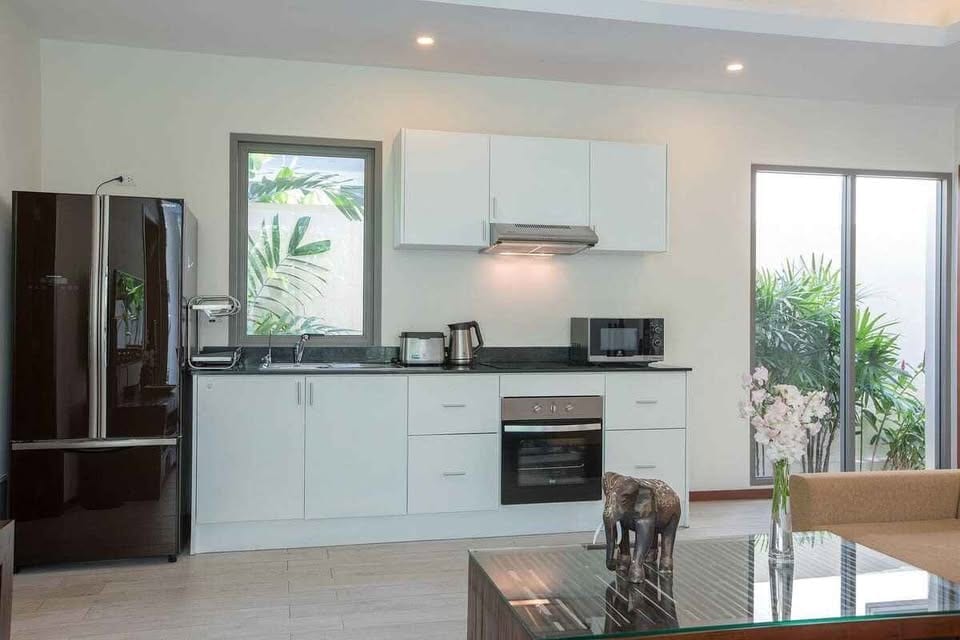 Three-Bedroom Pool Villa in a Gated Estate — Rawai 10