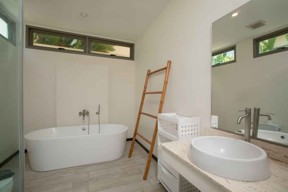 Three-Bedroom Pool Villa in a Gated Estate — Rawai 6