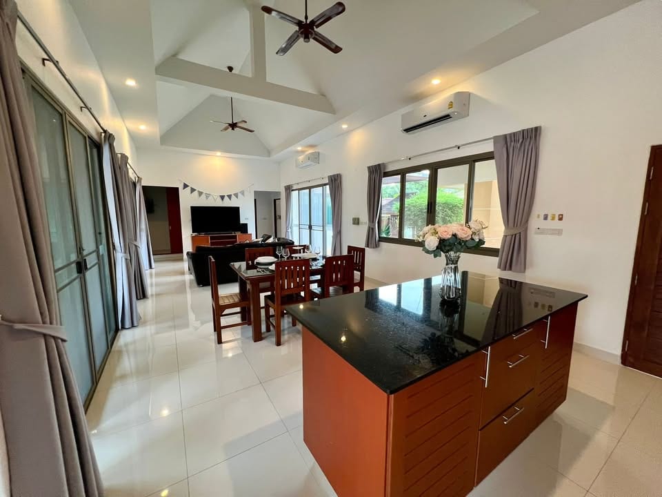 Three-Bedroom Pool Villa — 5 Minutes to Rawai Beach 7