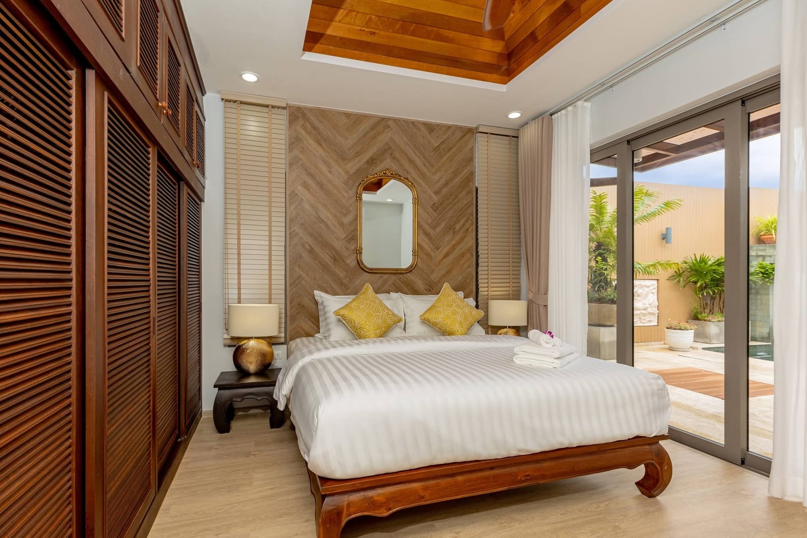 Two-Bedroom Pool Villa 700 m from Rawai Beach