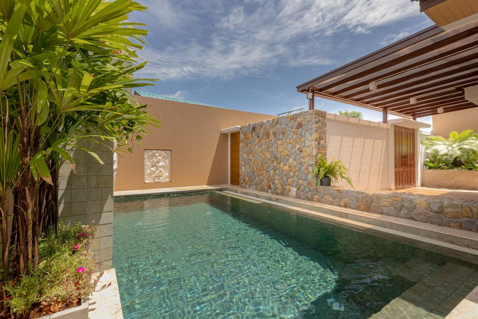 Two-Bedroom Pool Villa 700 m from Rawai Beach