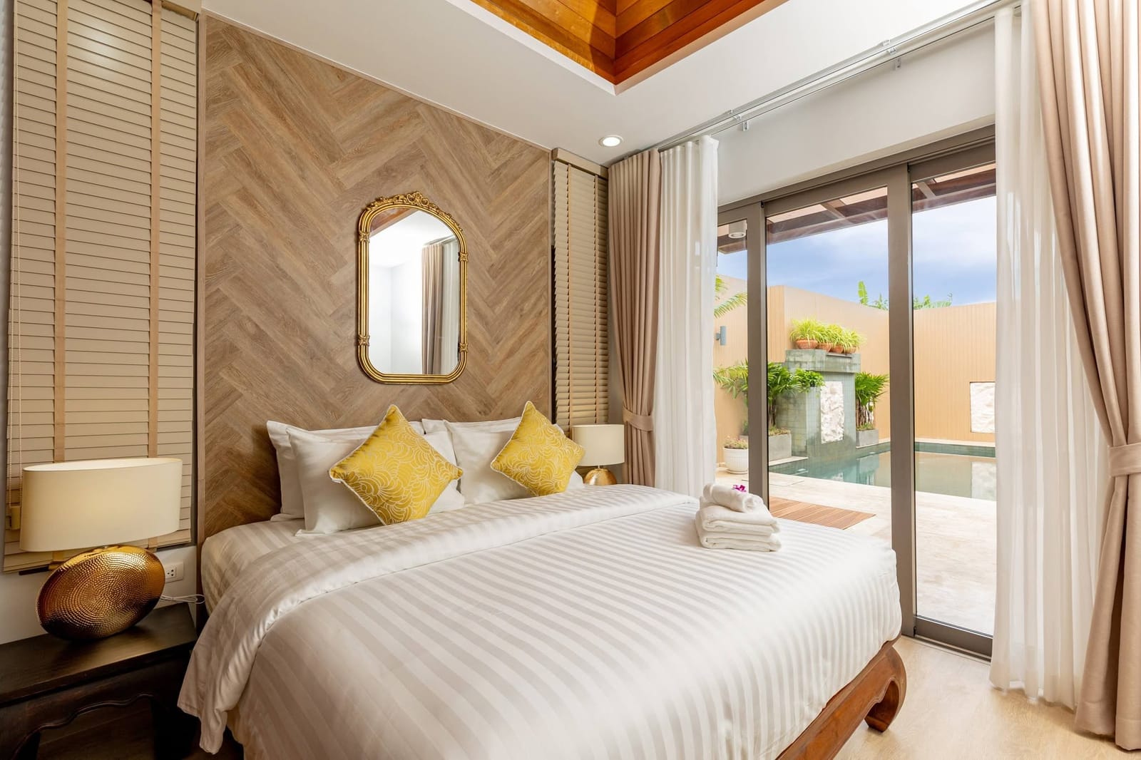 Two-Bedroom Pool Villa 700 m from Rawai Beach