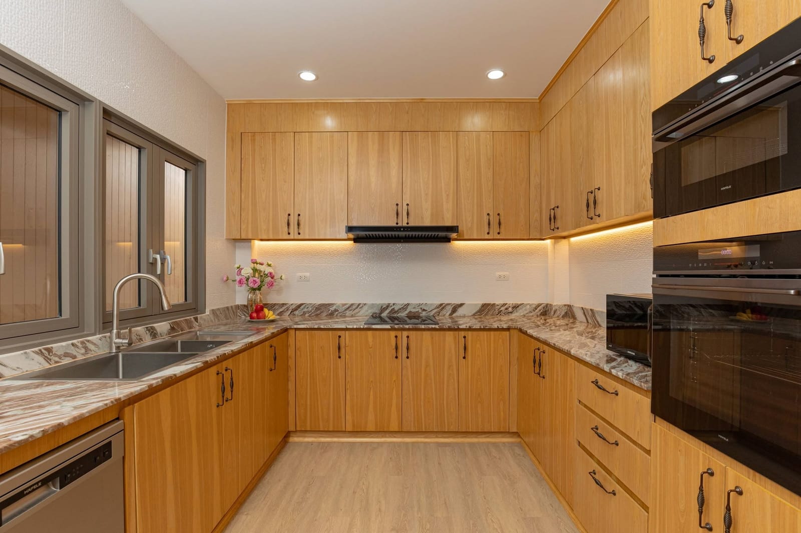 Two-Bedroom Pool Villa 700 m from Rawai Beach