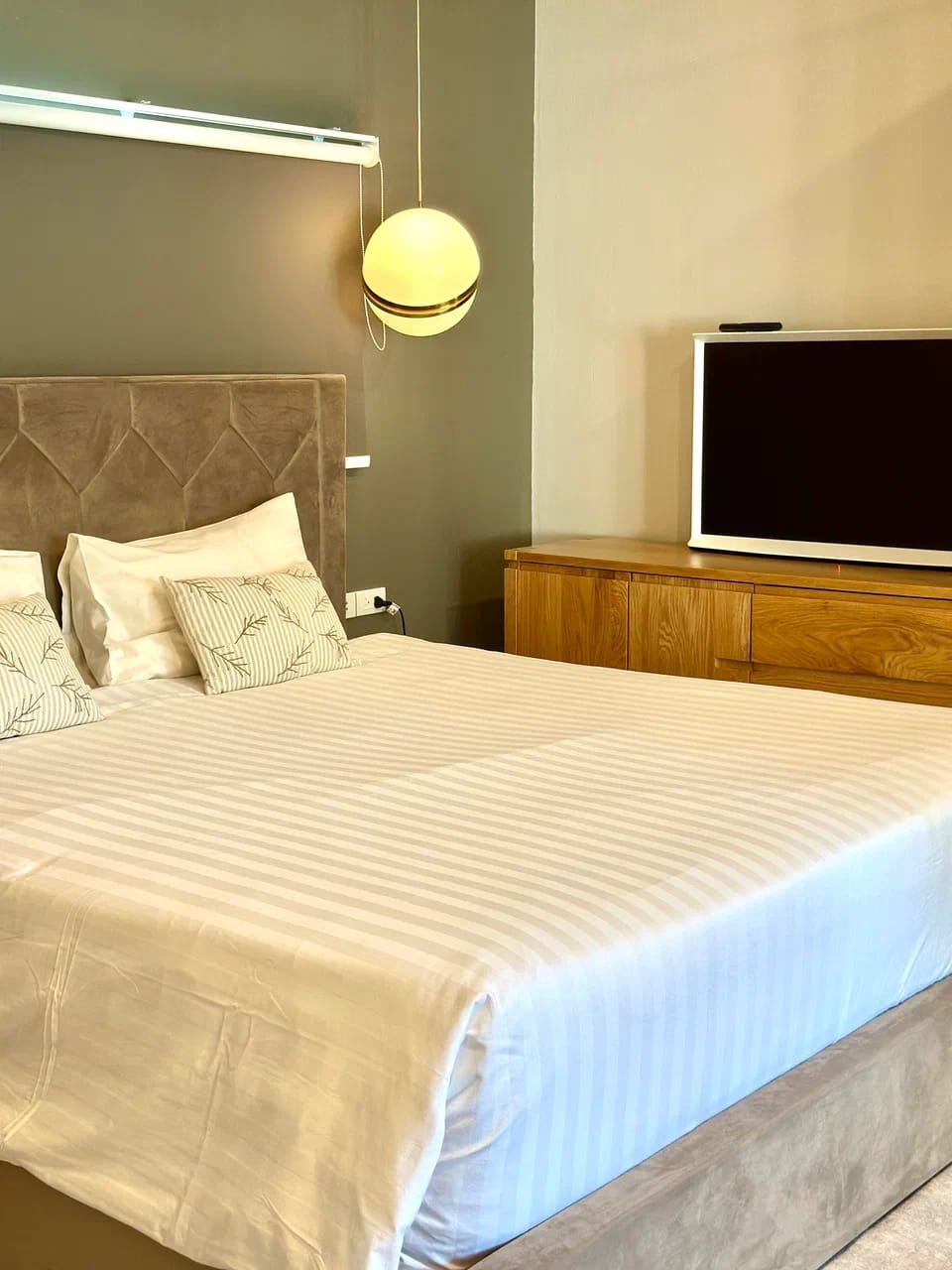 3-Bedroom Pool Villa — Nai Harn 37